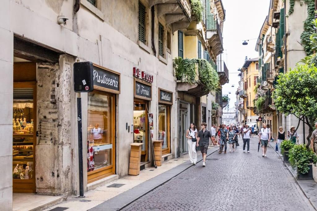 Residenza Angels @Piazzadelleerbe Verona Exterior foto